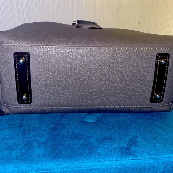 Dooney & Bourke Women’s Handbag - Picture 4 of 9